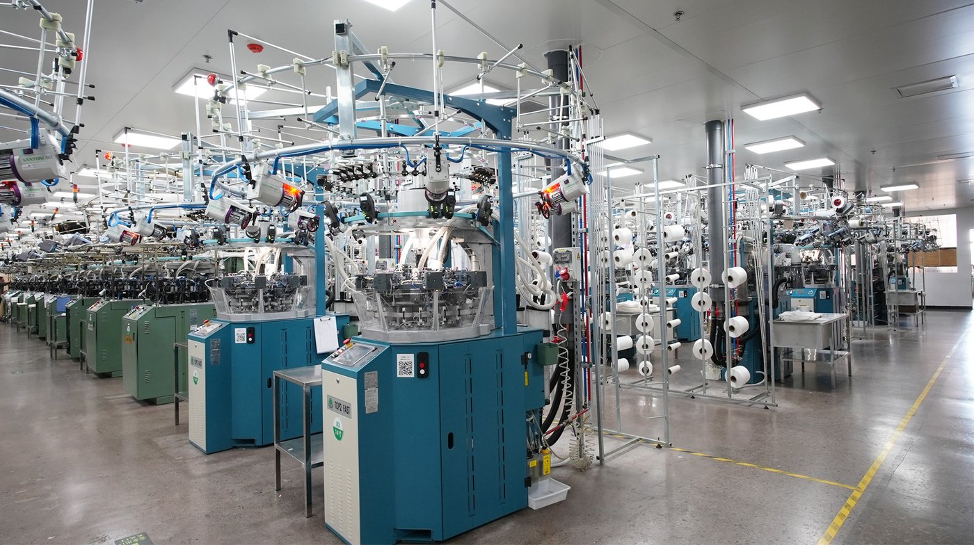 Automated textile knitting workshop